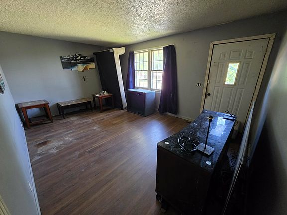 2nd image of 2586 Bethwood Dr