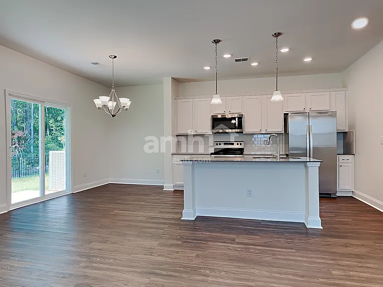303 W Cartess Rd — Photo 6