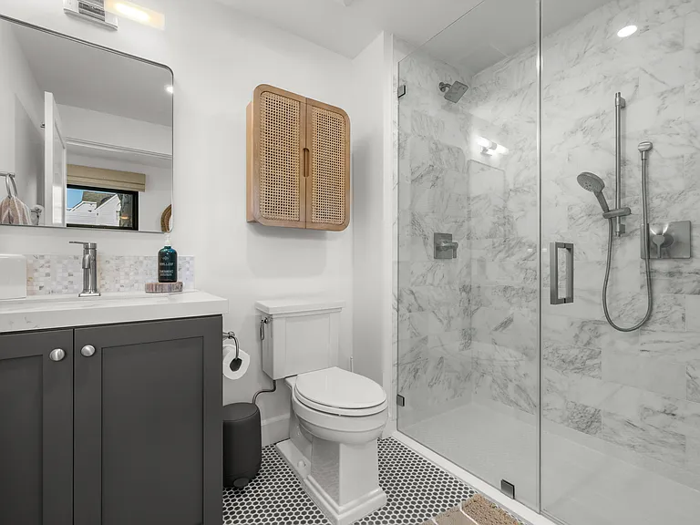 720 Nantasket Ct — Photo 9