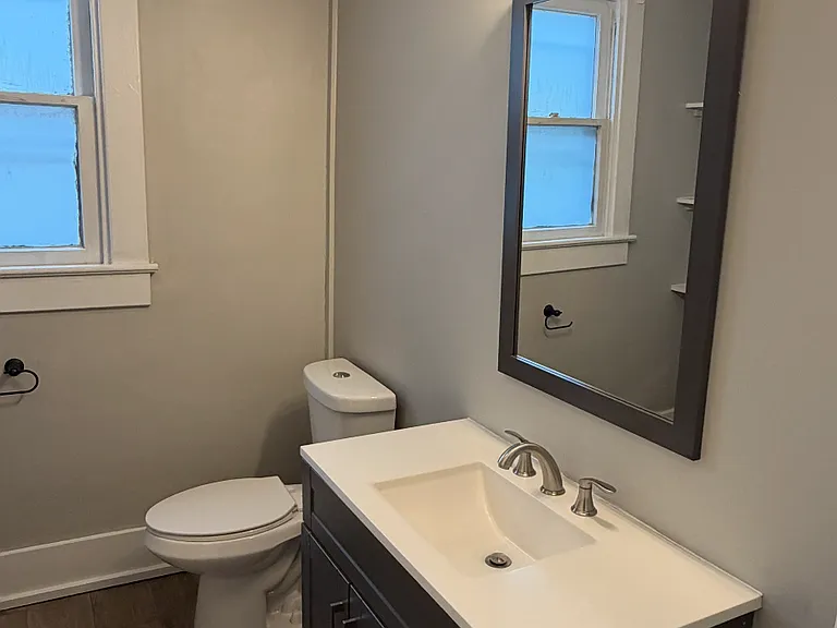 Full bath - Upstairs