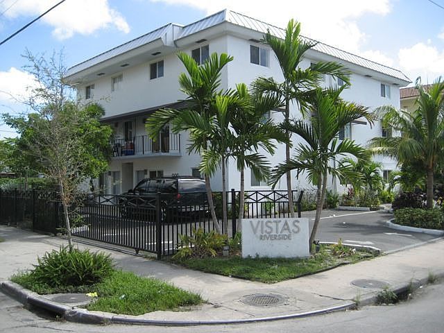 1st image of 990 NW 1st St APT 3