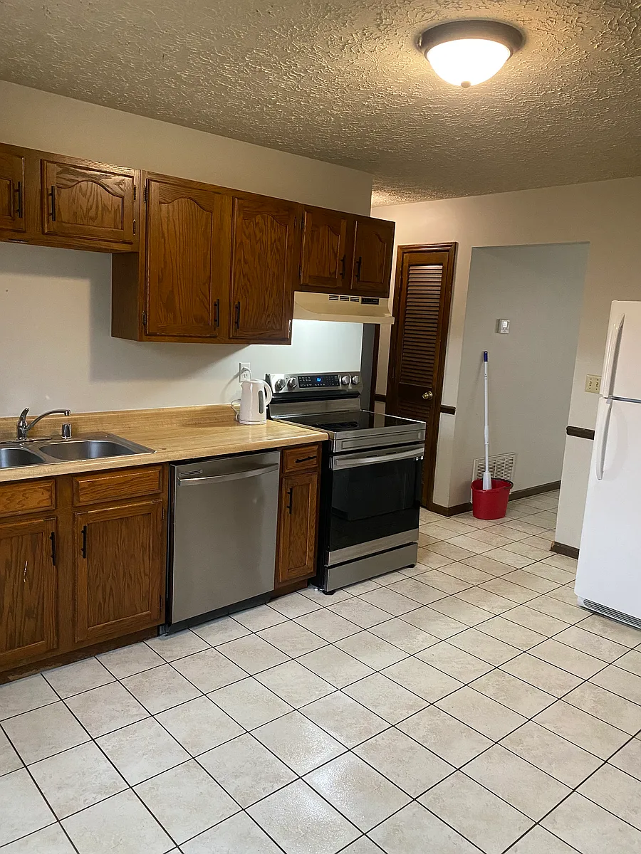 Photo 2 of 13 - 3010 Blaess St #3010 - Paducah, KY Building Photo - 3010 Blaess St #3010