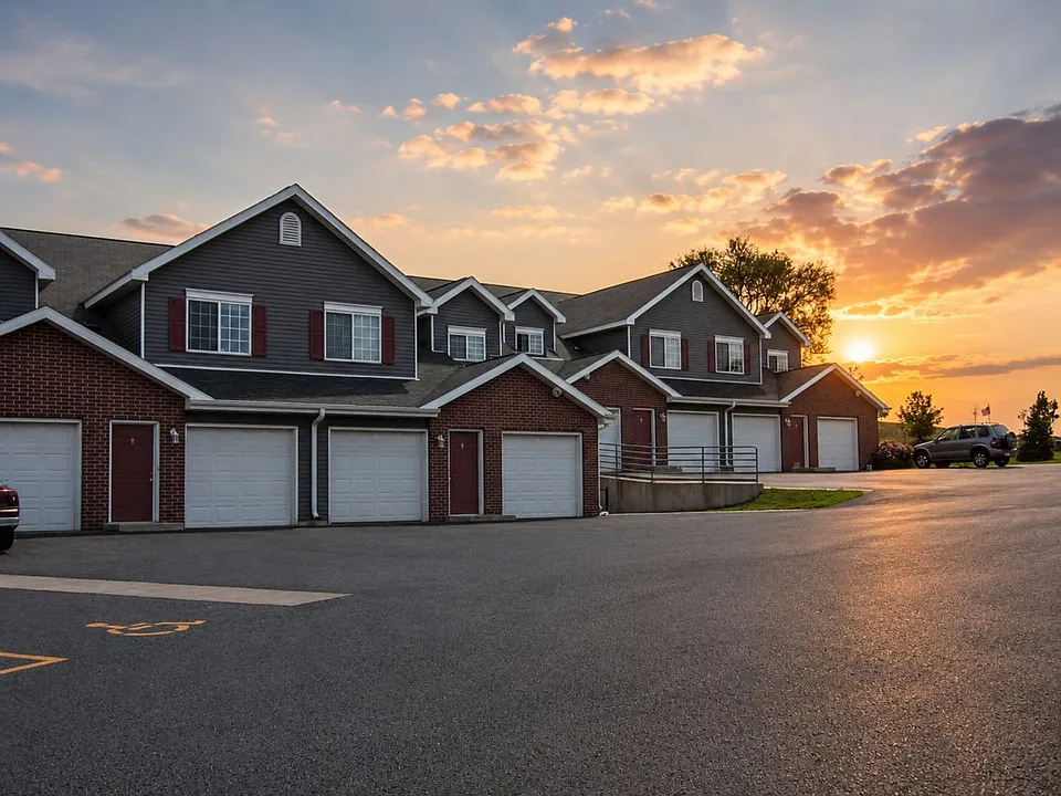 59 Loomis Cir