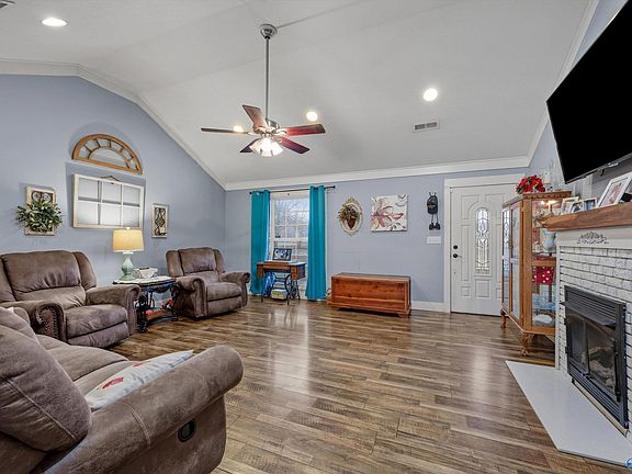 5th image of 21669 Holt Rd NE