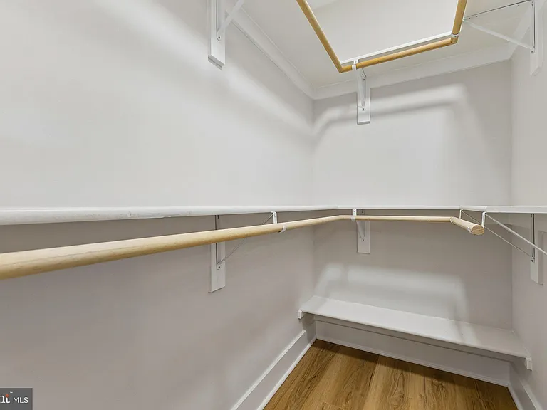 6101 Berkshire Dr — Photo 17
