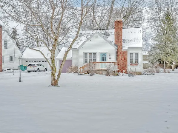 60 Daytona Ave, Webster, NY 14580