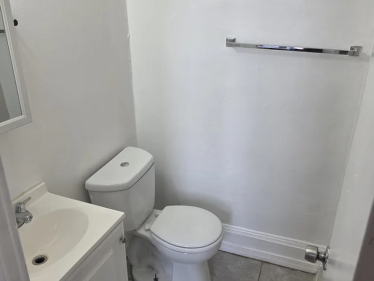 205 Washington Ave #D — Photo 4