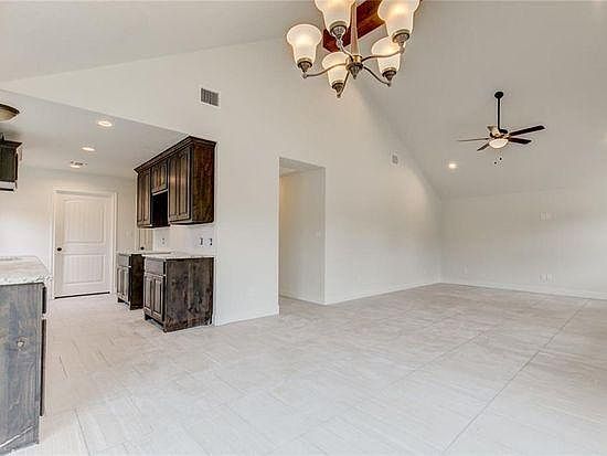 3rd image of 2613 San Gabriel Dr