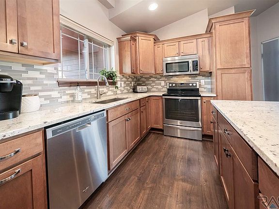 5th image of 3800 W 90th St