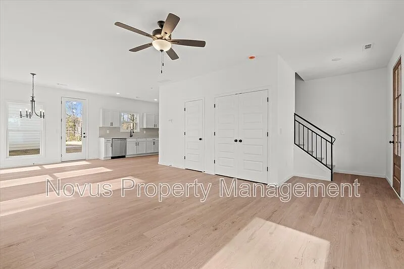 3 bed, 2.5 bath, $1,995 — Photo 4