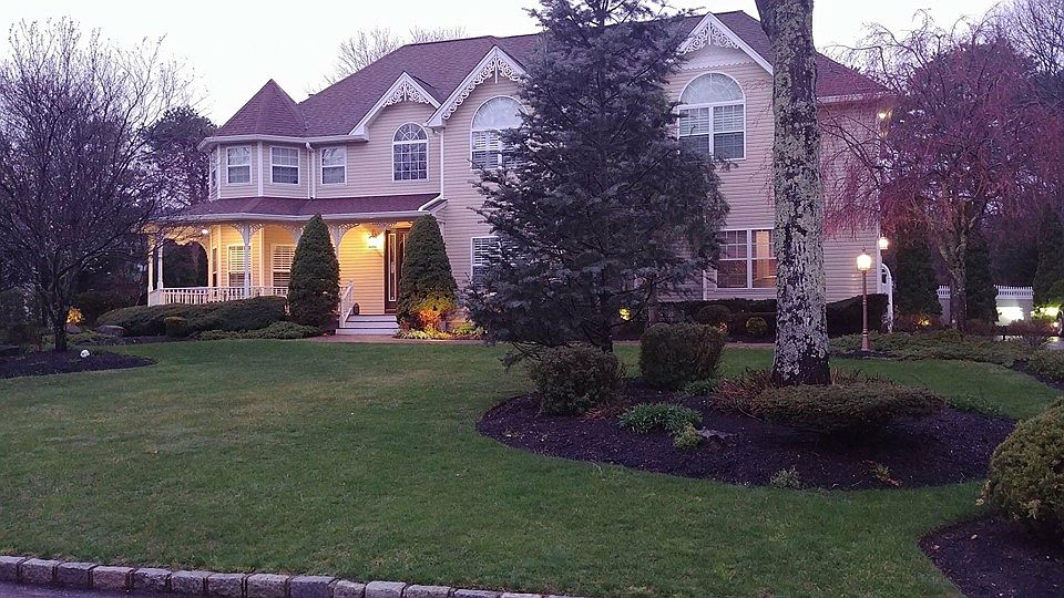 1st image of 12 Cheryl Dr