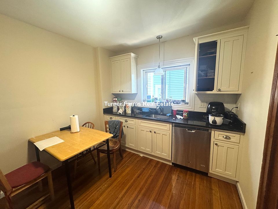 1st image of 258 Boston Ave #2R