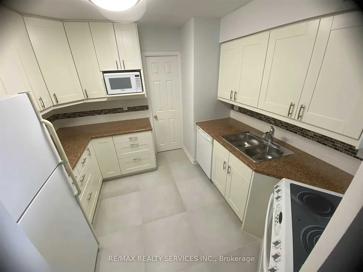 2 bed, $2,850 — Photo 4