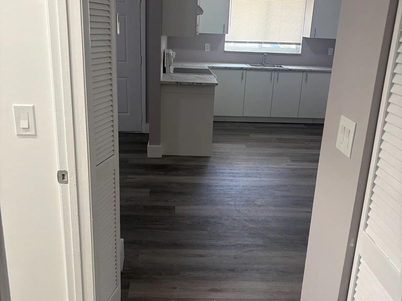 2 bed, 800 sqft, $2,300 — Photo 3
