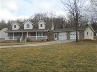 7682 N Fire Station Rd, Bloomfield, IN 47424