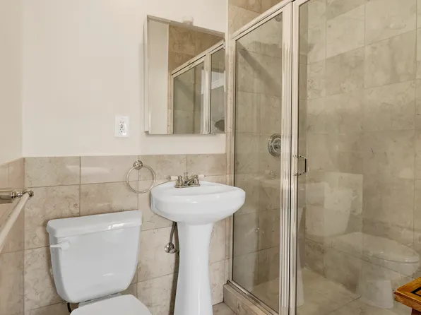 36 Russell Street image 8 of 14