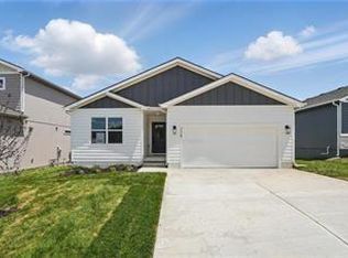 500 SW Chelmsford Dr, Blue Springs, MO 64014