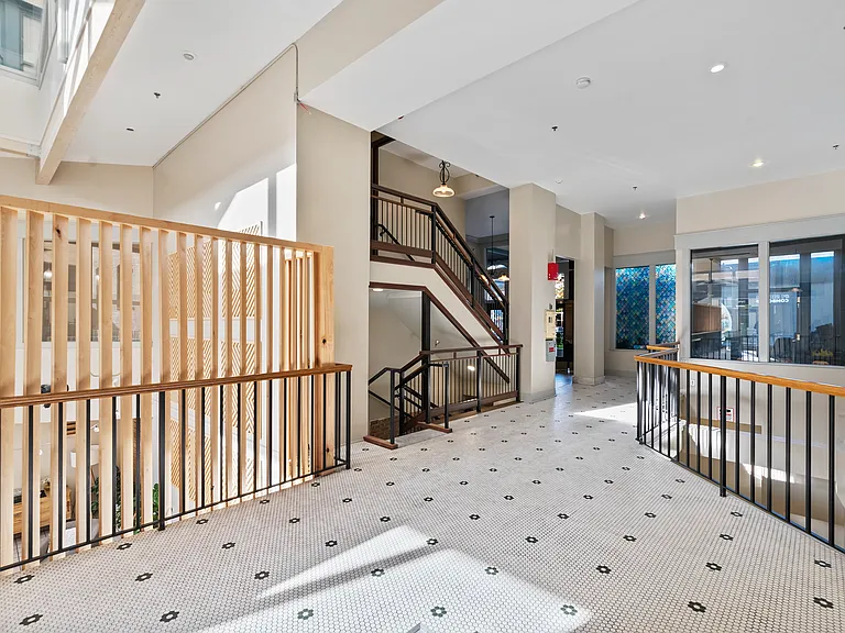 Idaho Building Apartments — Photo 18