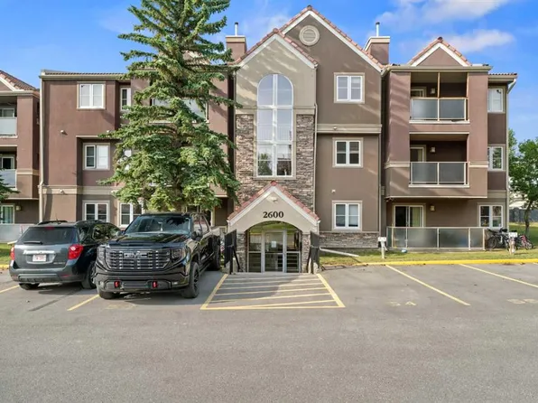 2612 S Edenwold Hts NW, Calgary, AB T3A 3Y5
