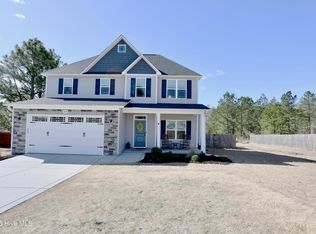 1025 Hydrangea Dr, Aberdeen, NC 28315