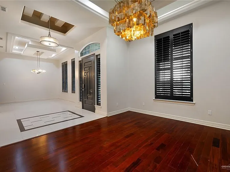 2505 Grand Canal Dr — Photo 3