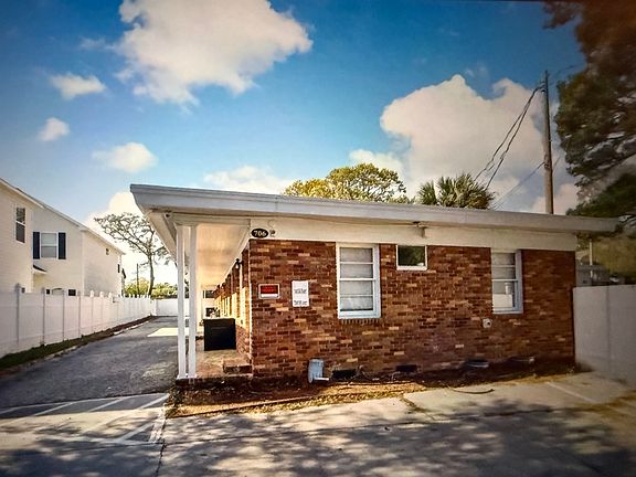 4th image of 706 Mitchell Dr.