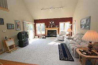 5th image of 818 Jeanne Ct