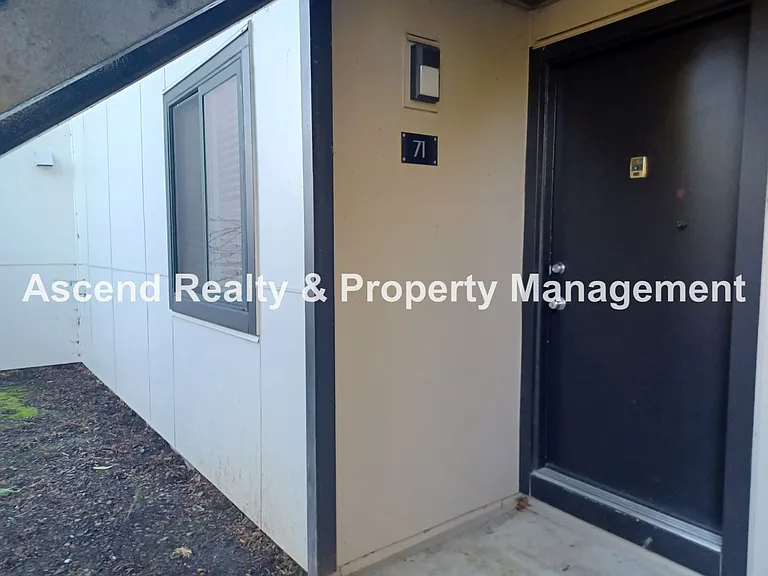 14095 SW Walker Rd #71 — Photo 2