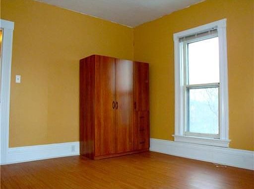 4th image of 616 Washtenaw Ave