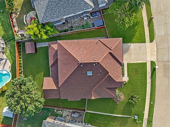4th image of 663 E Sandra Ln