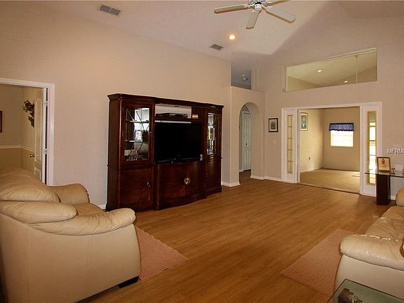 5th image of 387 Crape Myrtle Ln