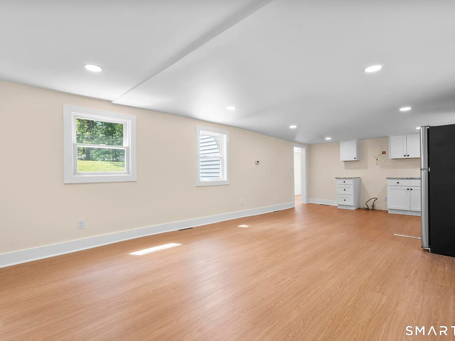 3 bed, 1.0 bath, 1117 sqft, $2,800 — Photo 2