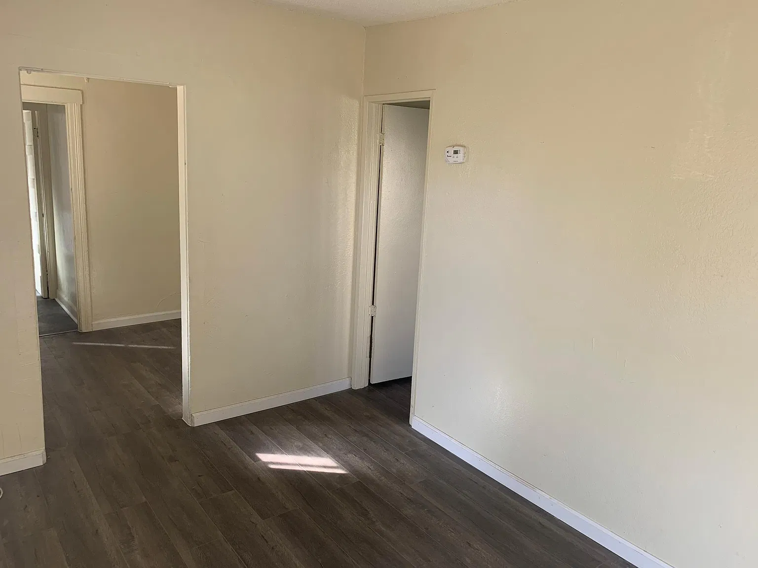 567 N Oakland Ave — Photo 4