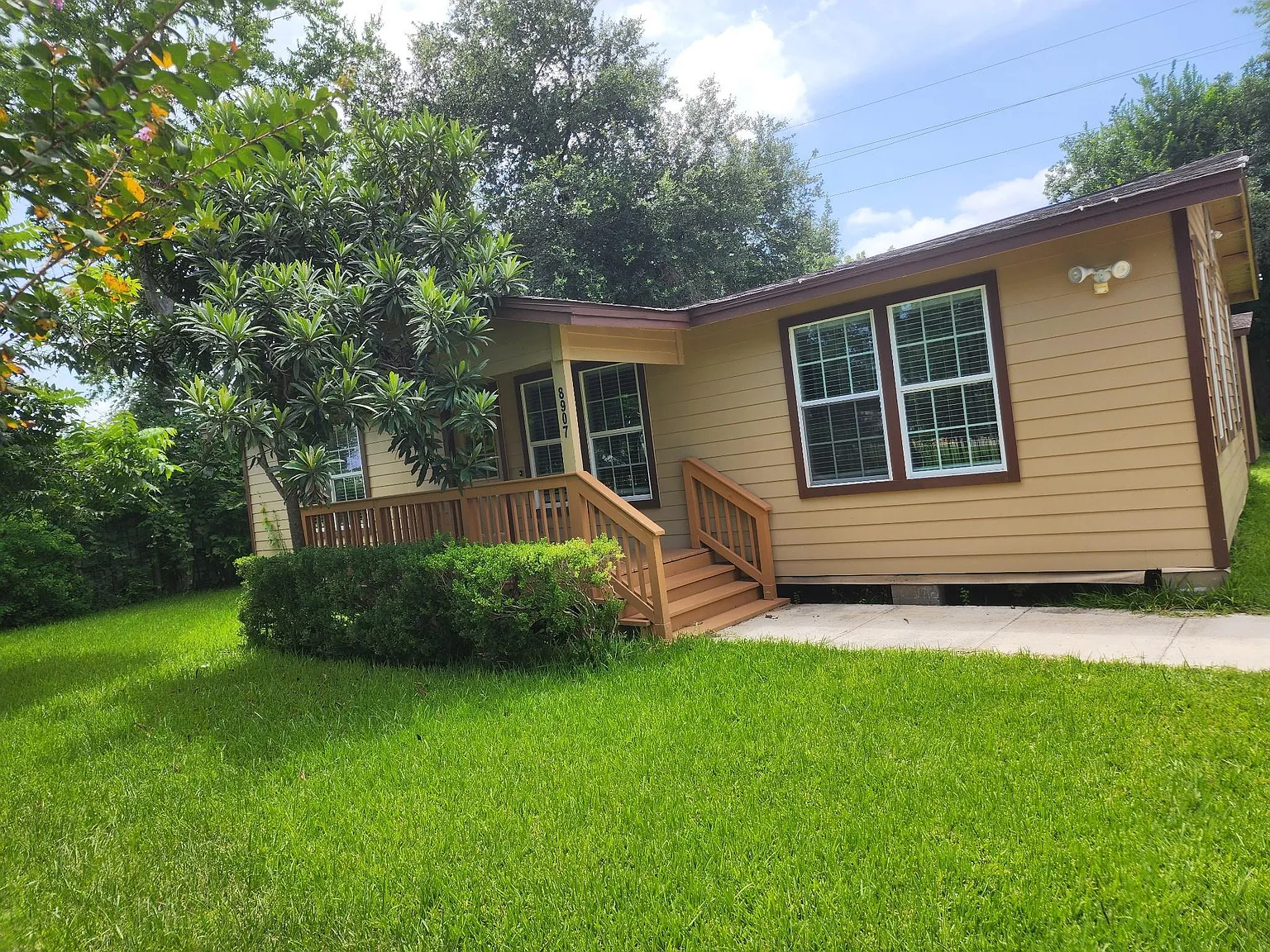 2 bed, 2.0 bath, 1200 sqft, $1,700 — Photo 1