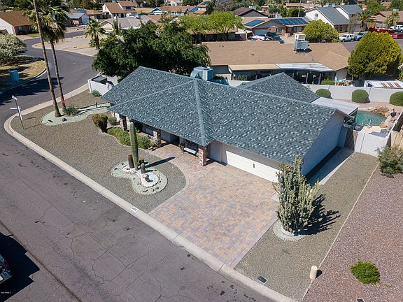 3rd image of 4808 W Christine Cir