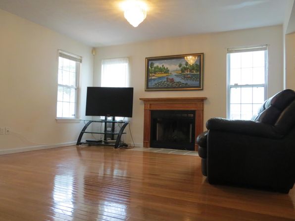 64 Lilac Cir