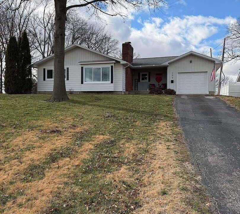 1st image of 109 S Beaucoup St