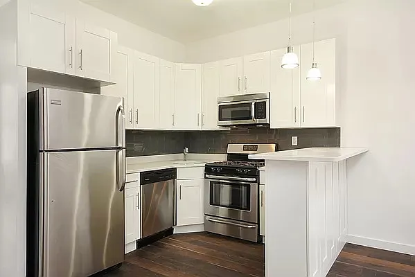 Rented by REAL New York | media 3