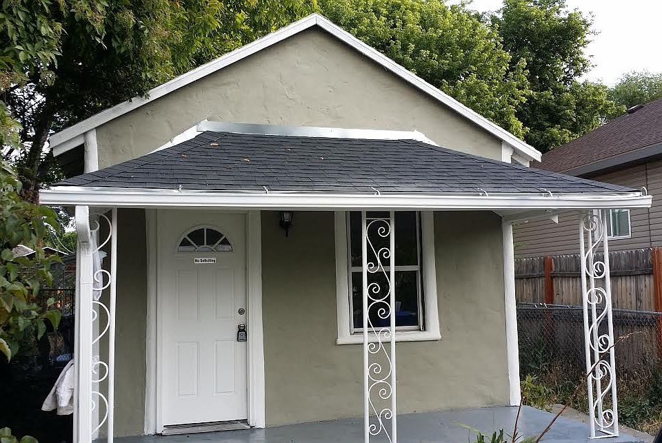 1st image of 425 E Woodland Ave