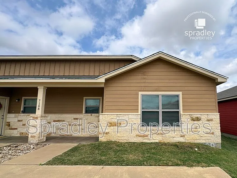 7108B Cameron Park Rd #R — Photo 1
