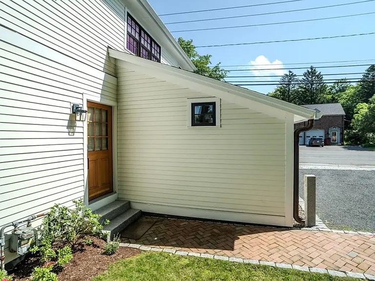 14 Sugarloaf St — Photo 40