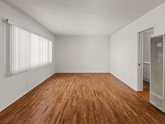 3rd image of 1541 Harvard St APT A