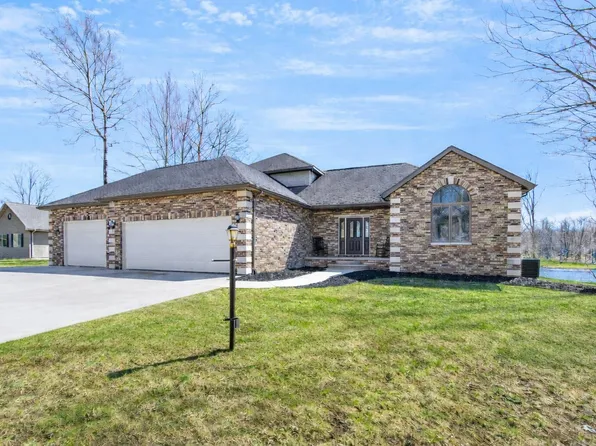 9613 Fawn Ridge Rd, Stanwood, MI 49346