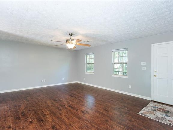 4th image of 3372 Chesterfield Ct