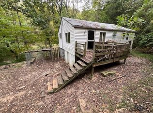 60 Red Oak Dr, Nitro, WV 25143
