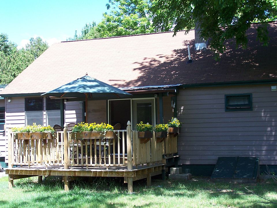 deck off dining area