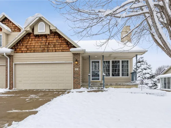 380 56th Ct, Pleasant Hill, IA 50327