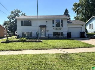 1821 Glendale Blvd, Sioux City, IA 51105