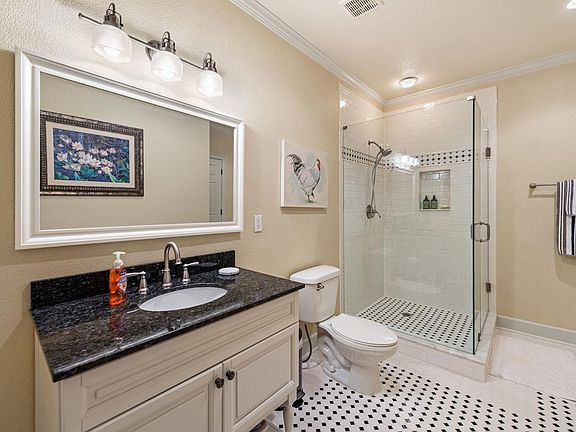 48th image of 270 Ausburn Rd