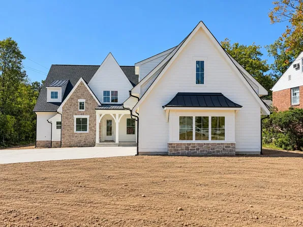 118 Fleetwood Dr, Lookout Mountain, TN 37350